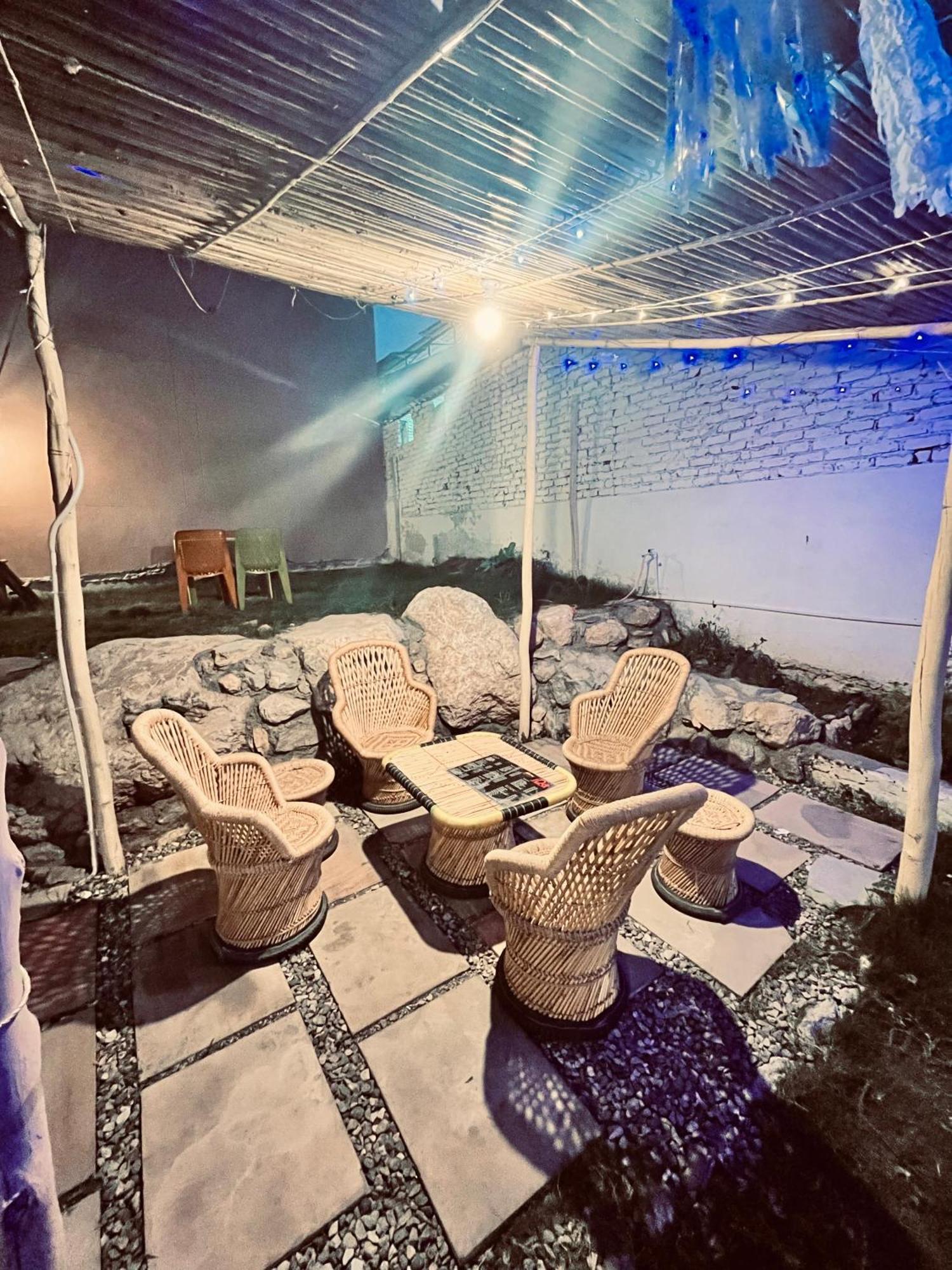 Bonfire Hostels Rishīkesh Eksteriør bilde